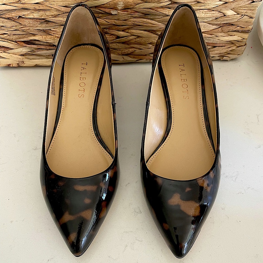 NWOT Talbots Black/Brown Patent Leather Pumps